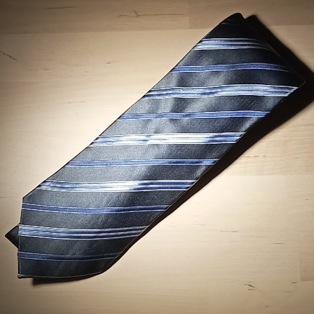 Ermenegildo Zegna 100% Silk Striped Tie